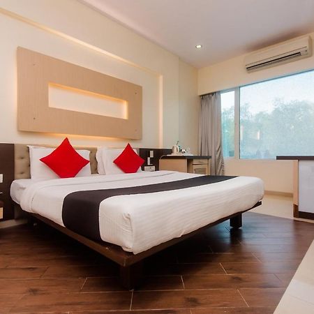 Hotel Capitol Thane Exterior photo