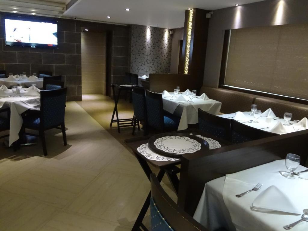 Hotel Capitol Thane Exterior photo
