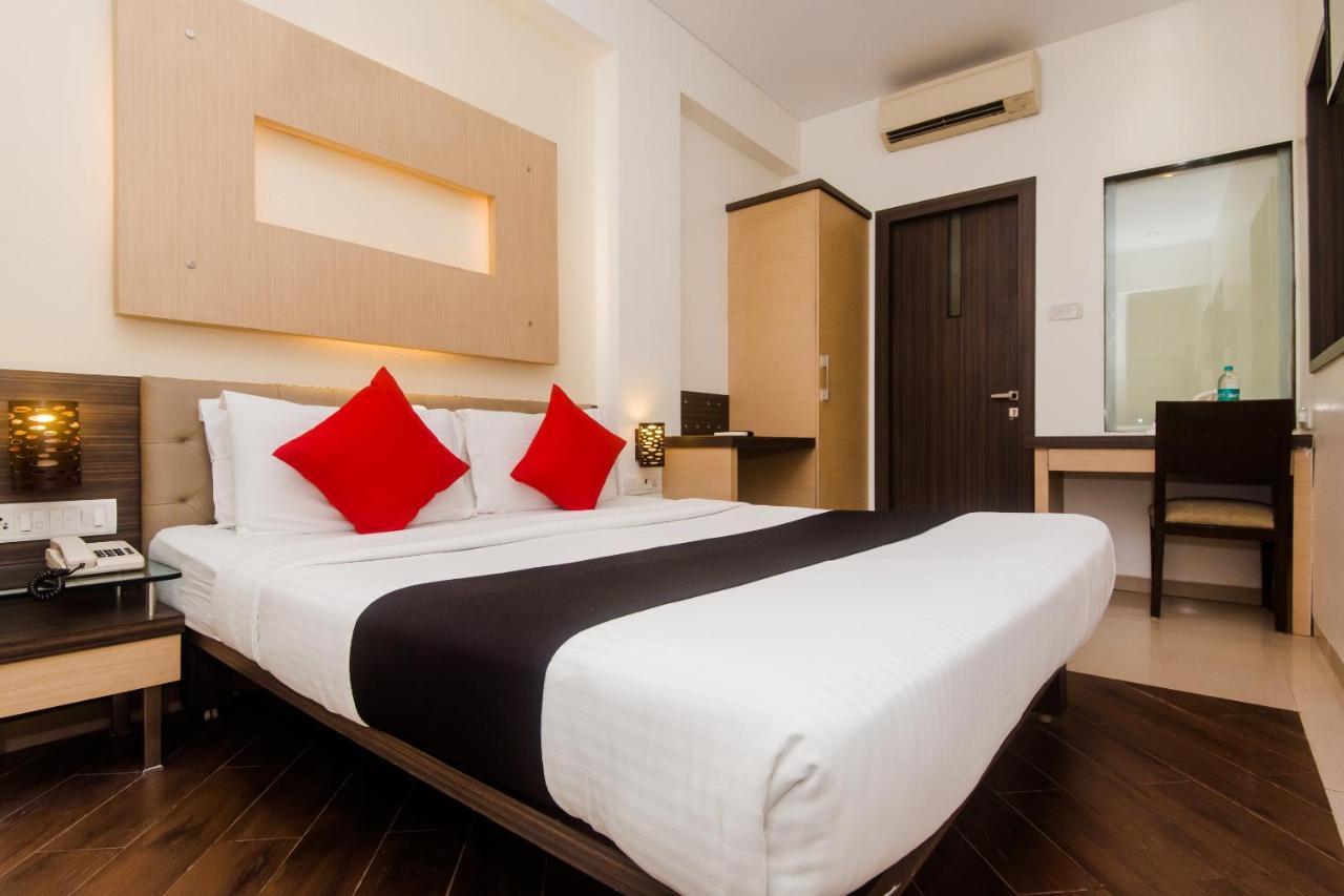 Hotel Capitol Thane Exterior photo