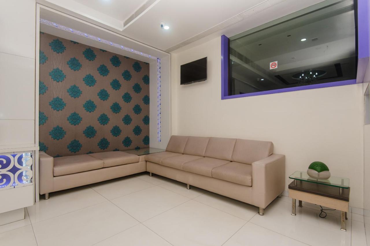Hotel Capitol Thane Exterior photo